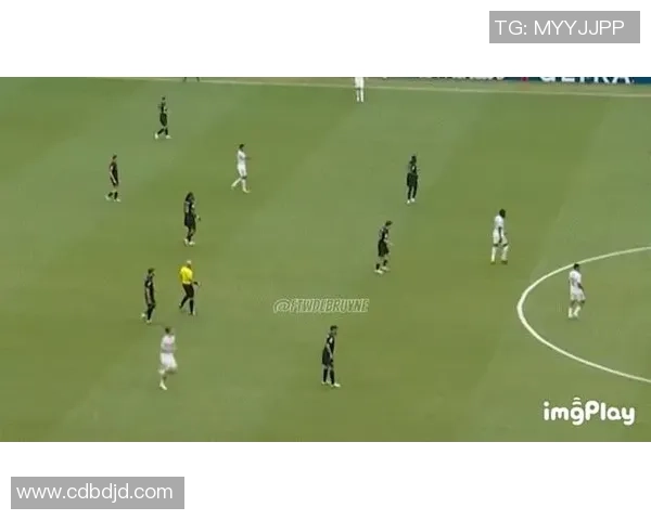 贝林厄姆的崛起与未来潜力分析:足球界的新星如何改变比赛格局 贝林厄姆的崛起与未来潜力分析:足球界的新星如何改变比赛格局